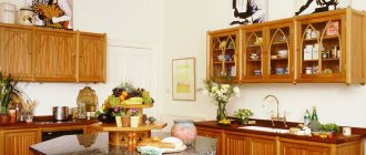 Приятный соломенно-древесный цвет кухонной мебели будет радовать Вас даже в пасмурный день