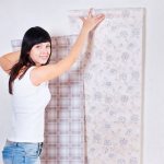 Choosing two types of wallpaper for the bedroom