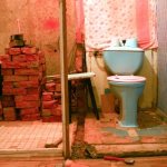 yH5BAEAAAAALAAAAAABAAEAAAIBRAA7 - Ванная комната в панельном доме – варианты отделки и лучшие идеи с фото. Дизайн ванной в панельном доме: особенности и варианты